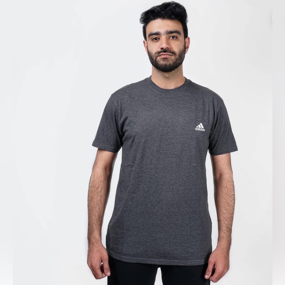 ADIDAS Men’s regular fit tee size XL